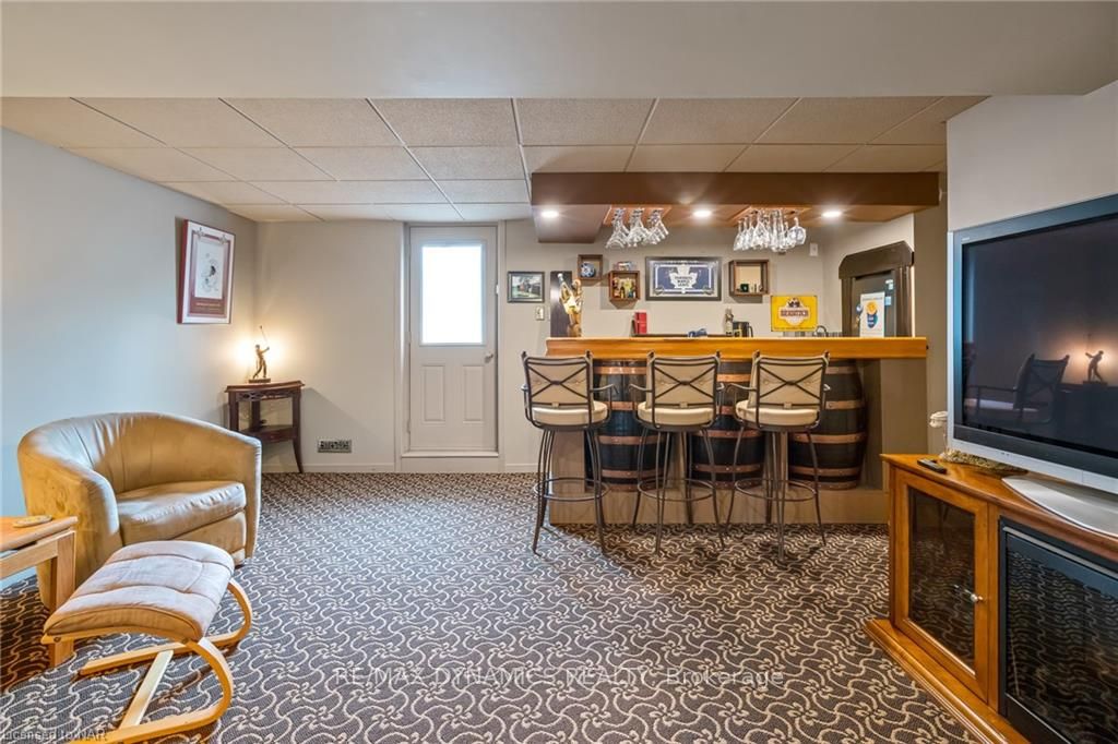 306 Lakeshore Rd