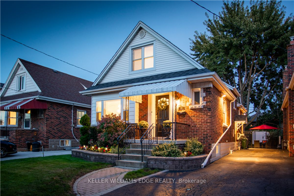 105 Garside Ave S
