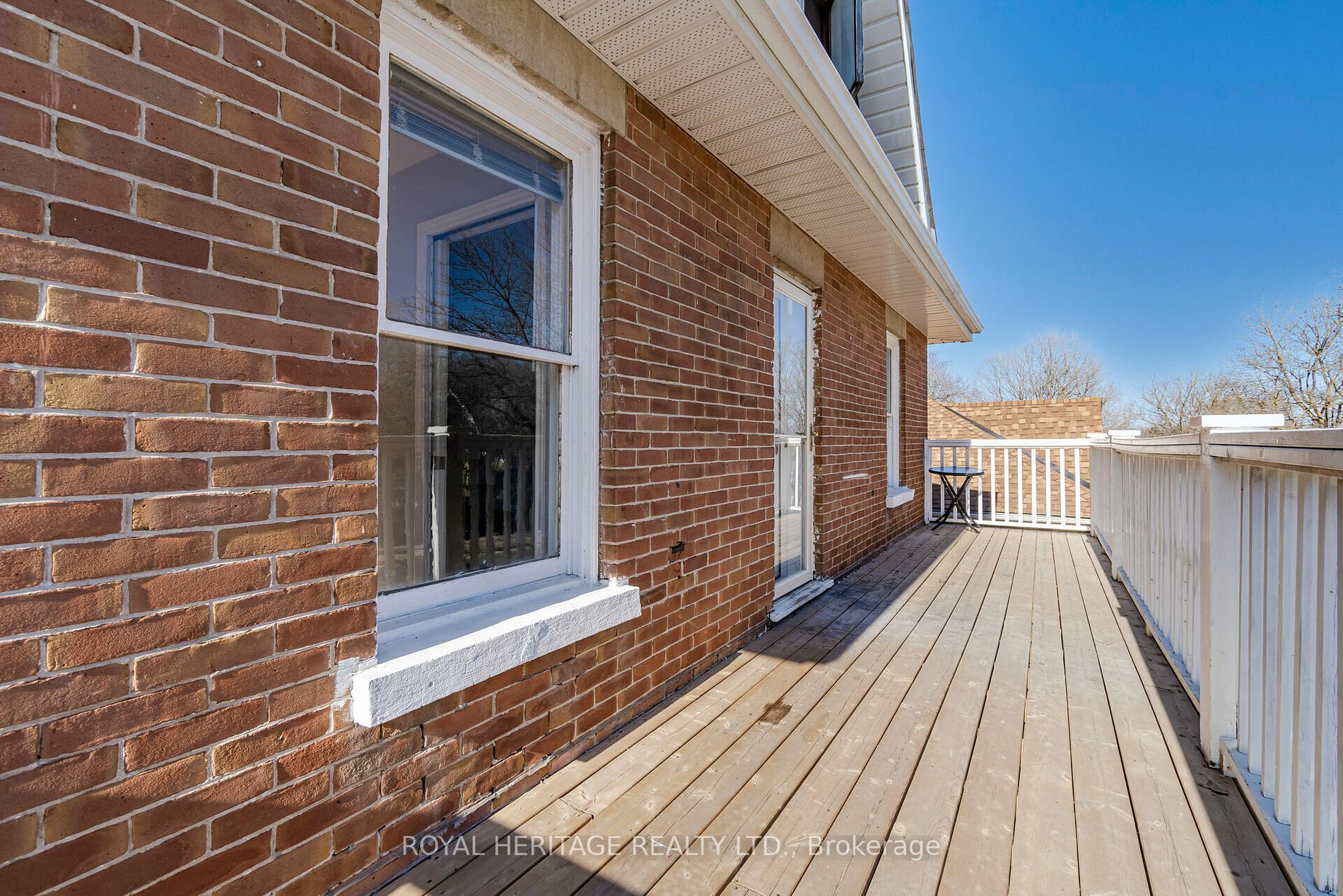 414 Main Street E