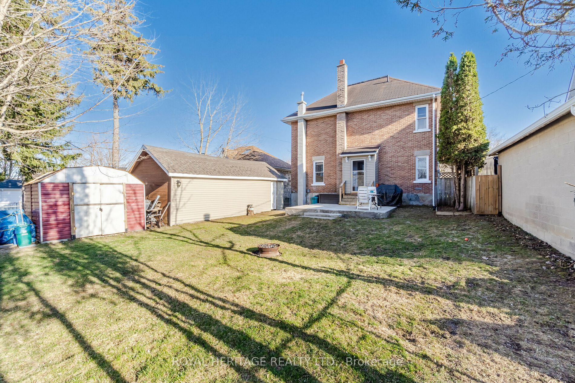 414 Main Street E