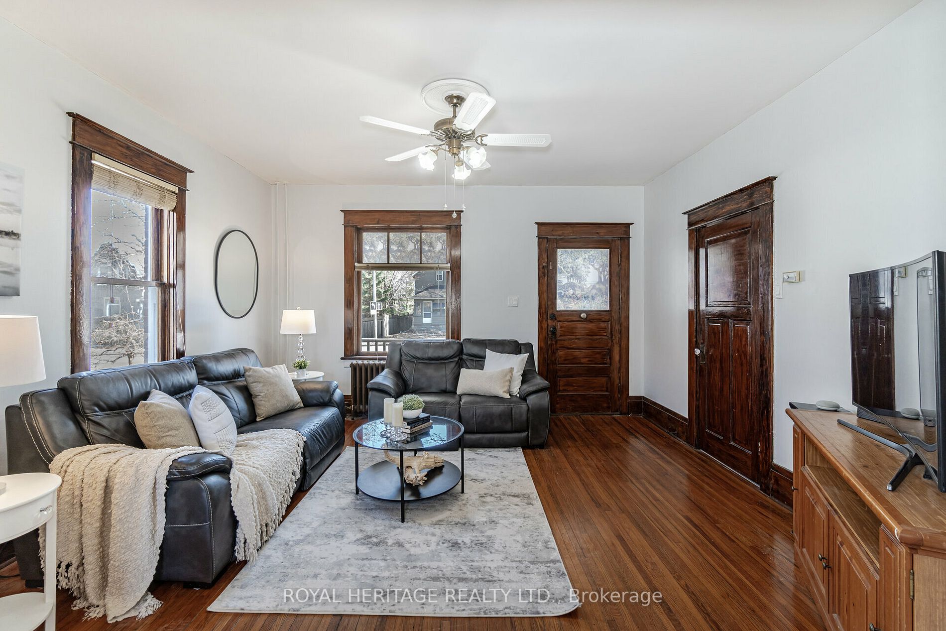 414 Main Street E