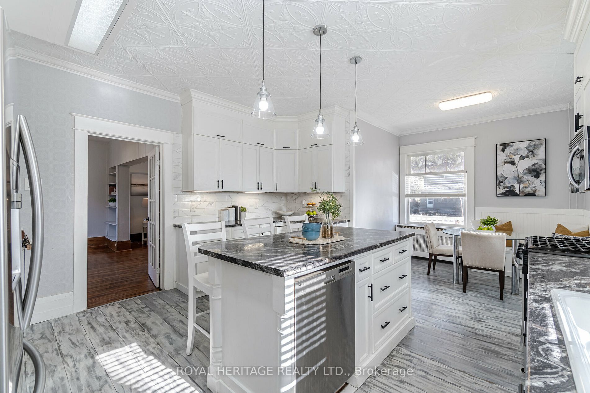 414 Main Street E