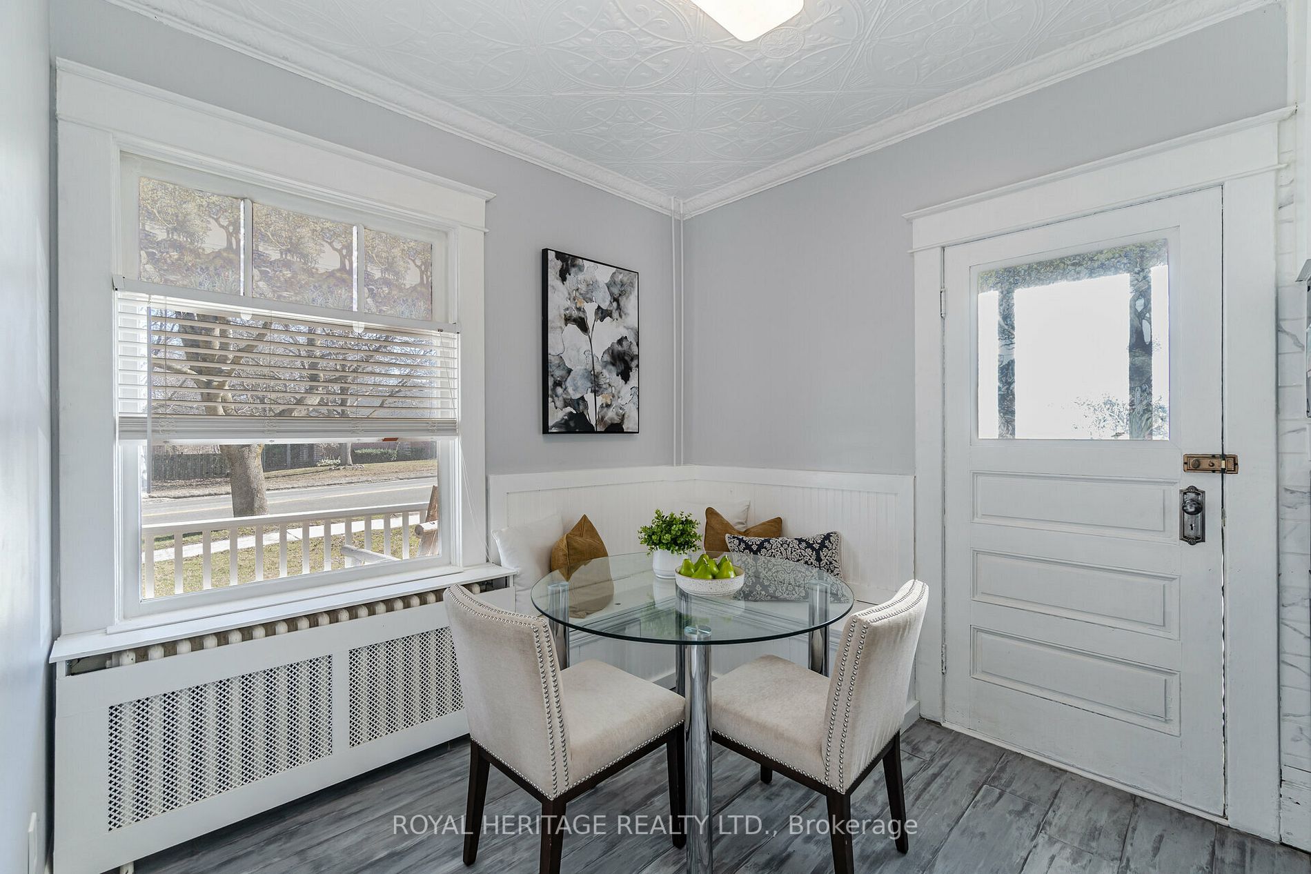 414 Main Street E