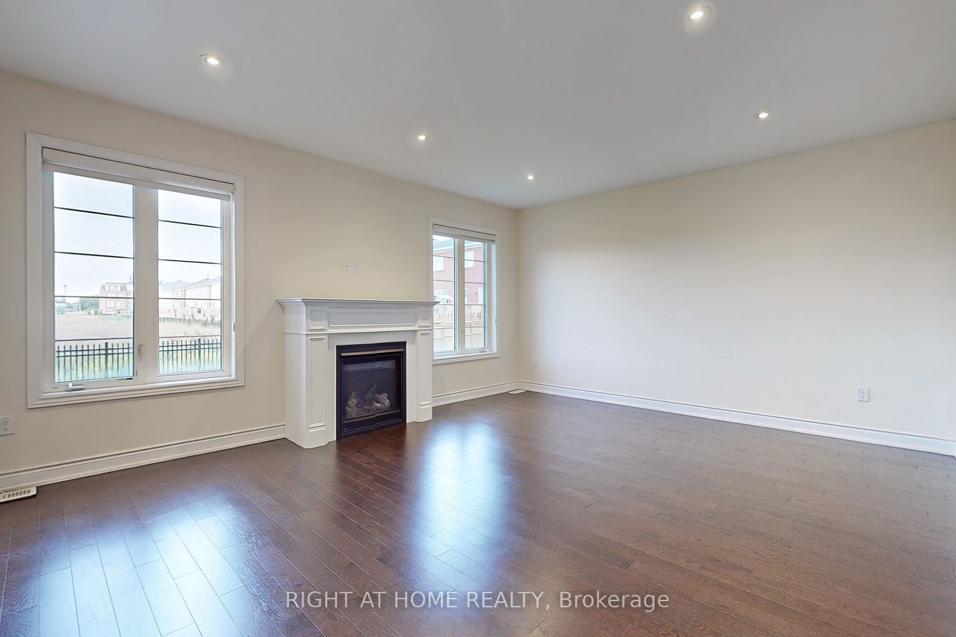 26 Robertson Rd