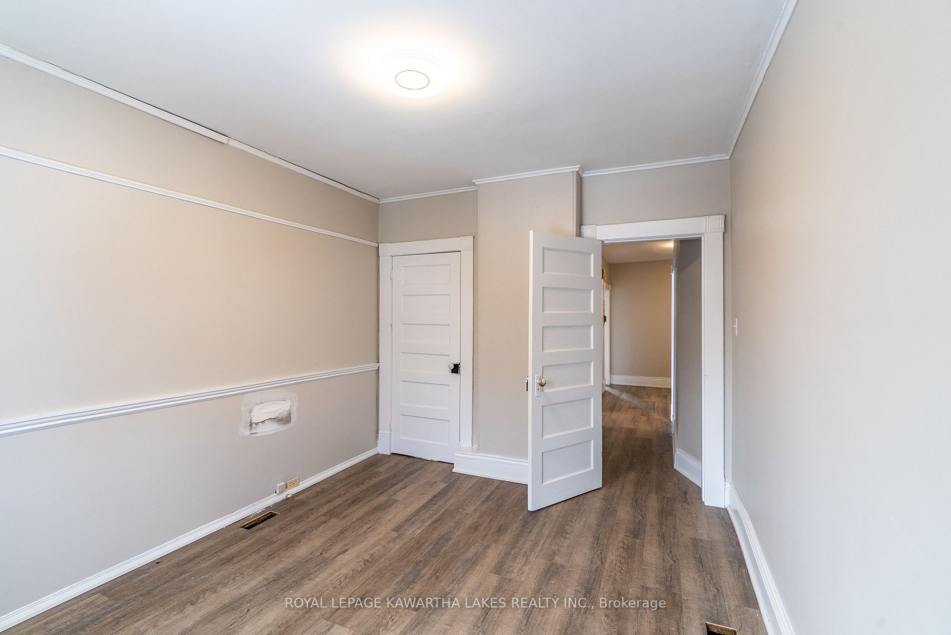 36 Victoria Avenue N