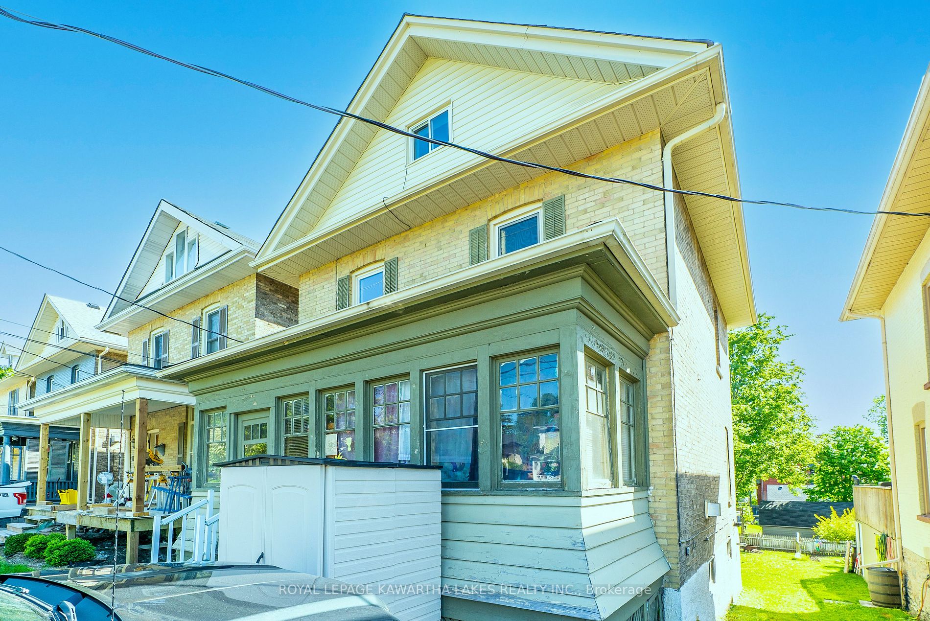 36 Victoria Avenue N