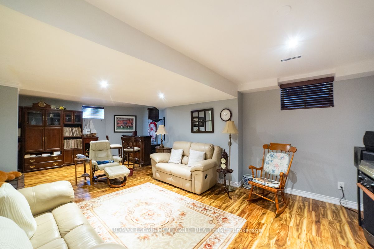 90 Udell Way