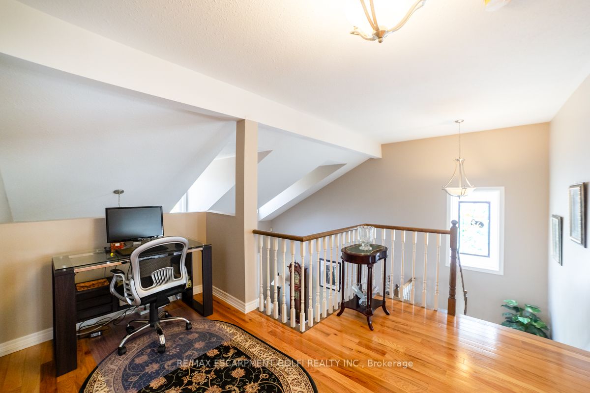 90 Udell Way