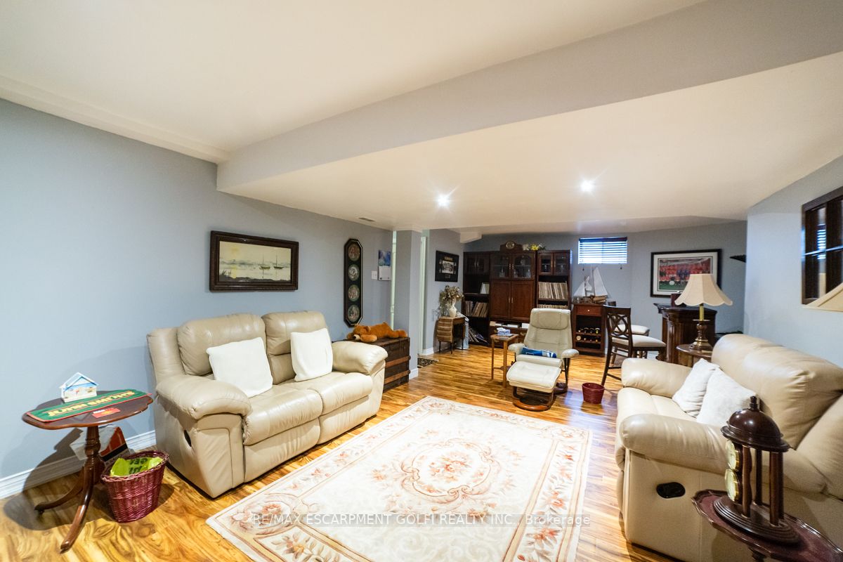 90 Udell Way