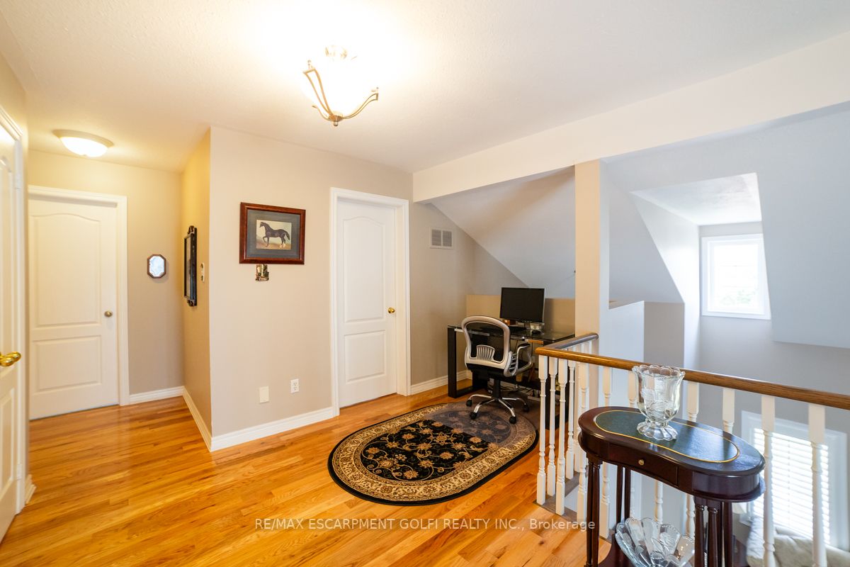 90 Udell Way
