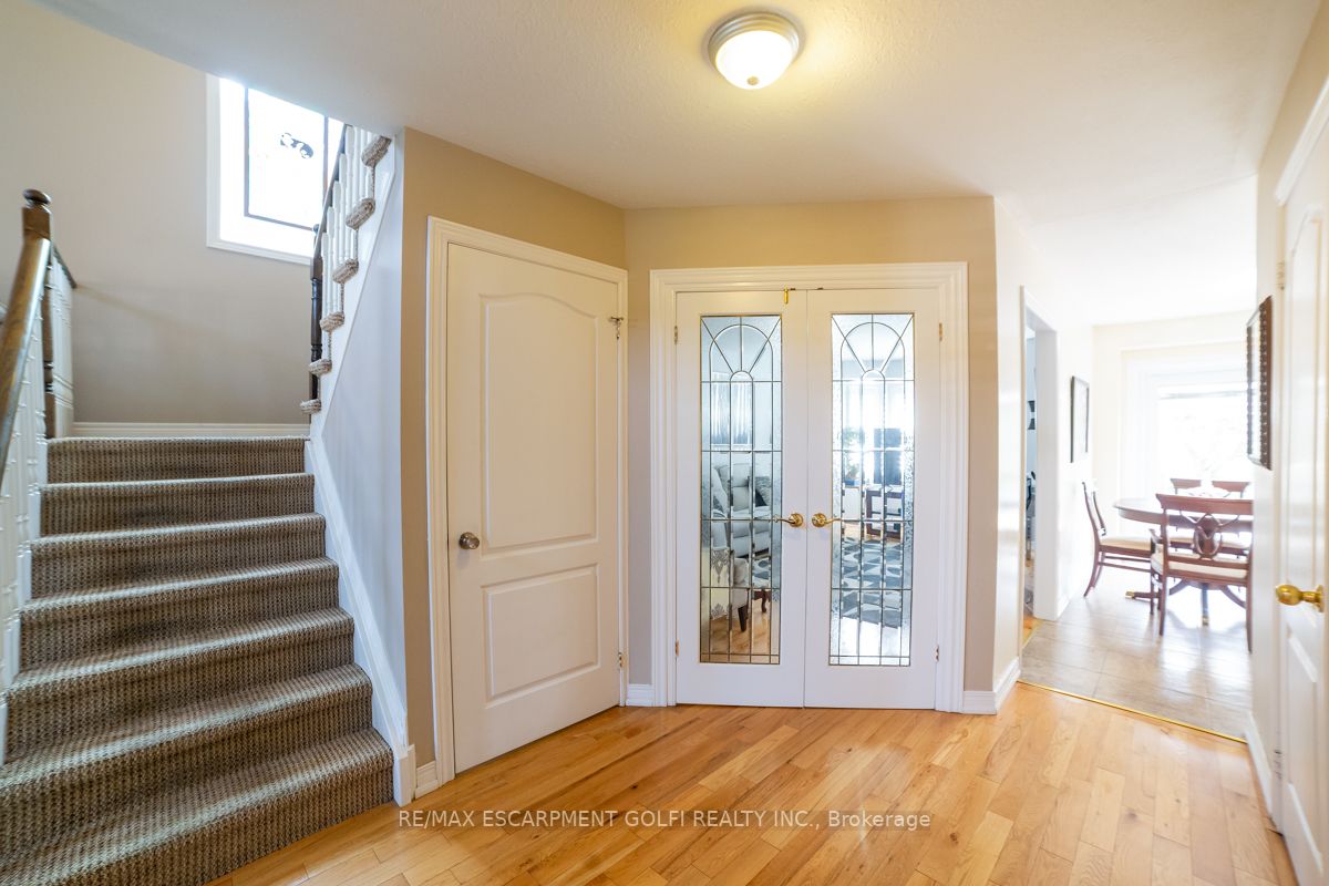 90 Udell Way