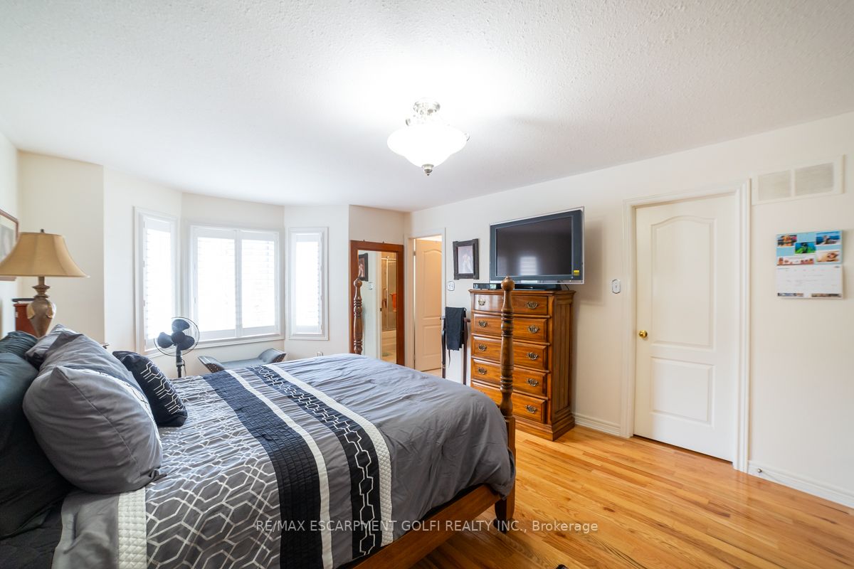 90 Udell Way