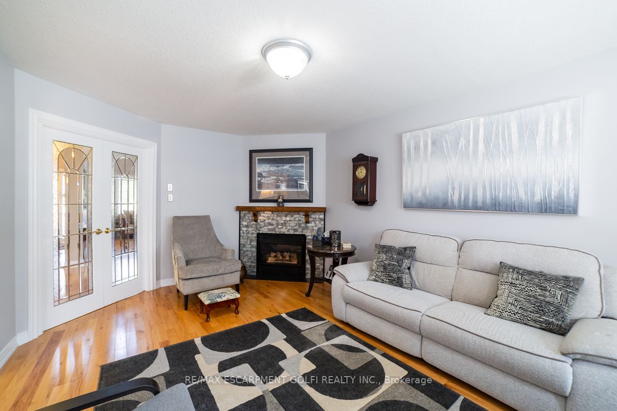 90 Udell Way
