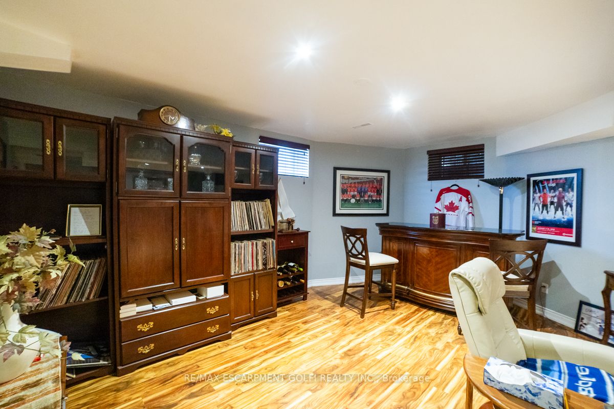 90 Udell Way