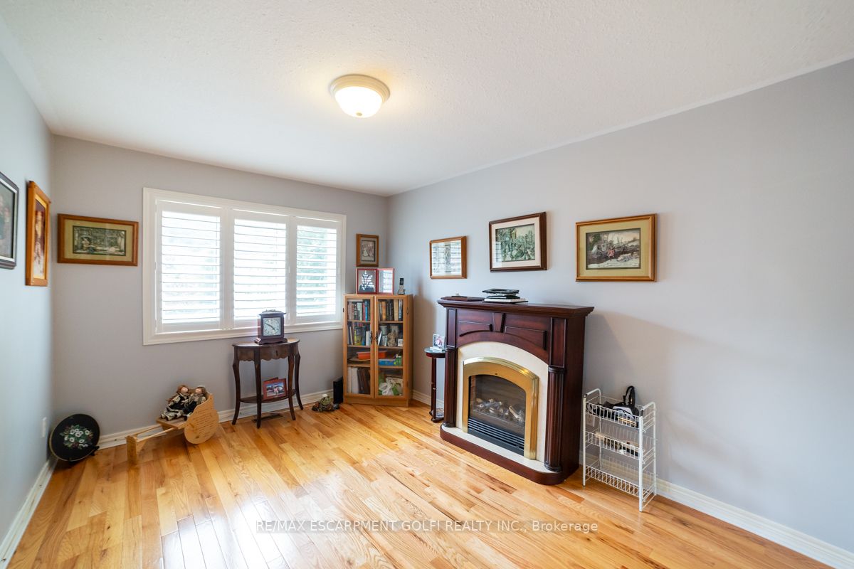 90 Udell Way