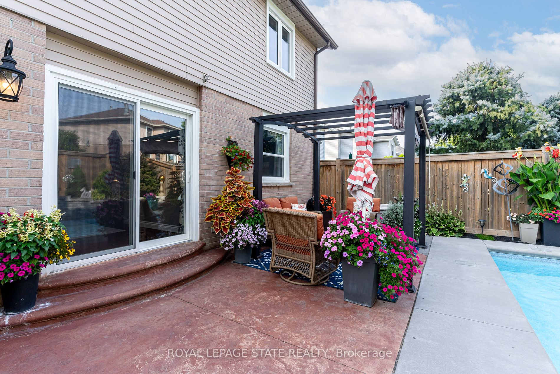 12 Gatestone Dr