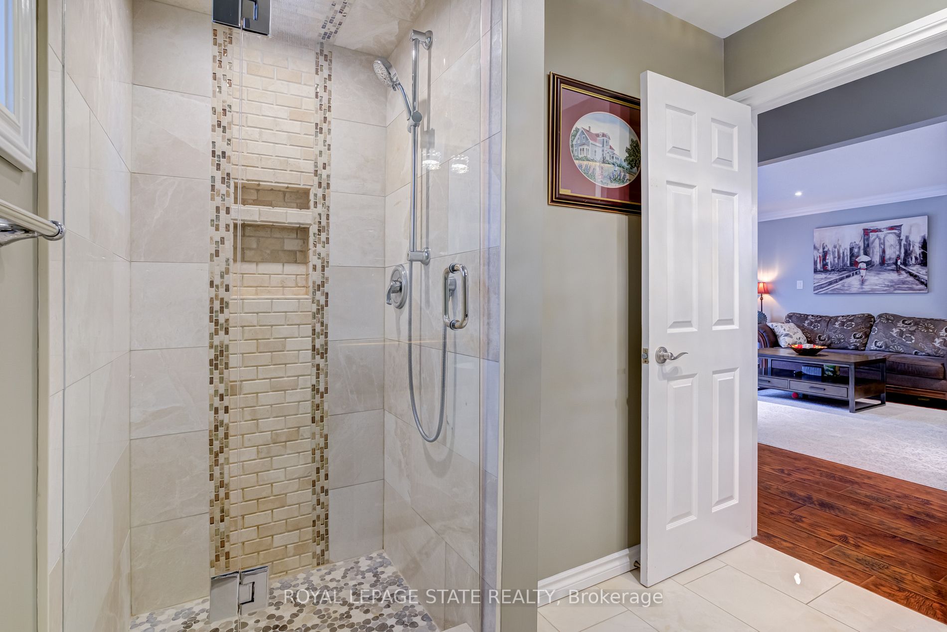 12 Gatestone Dr