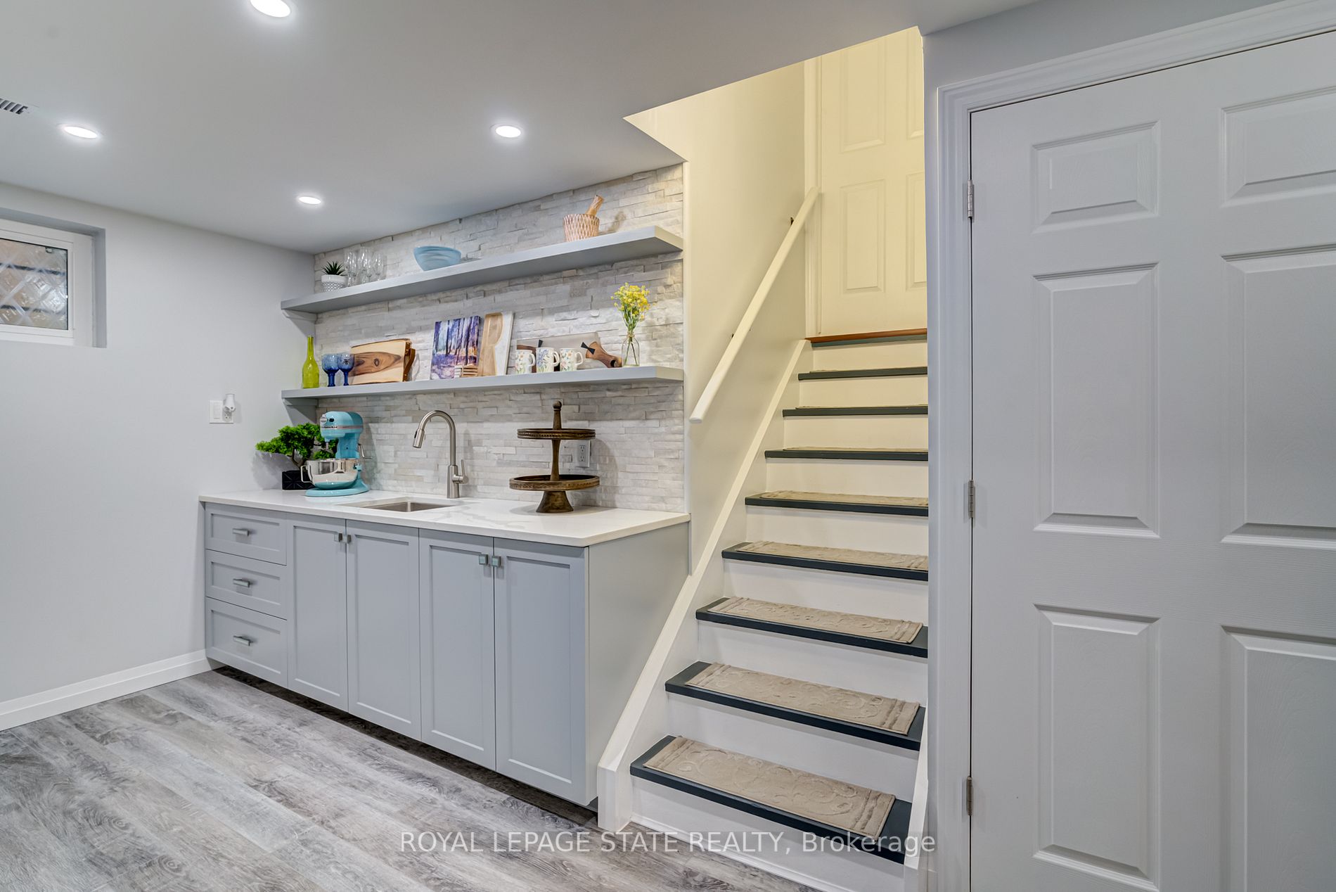 12 Gatestone Dr