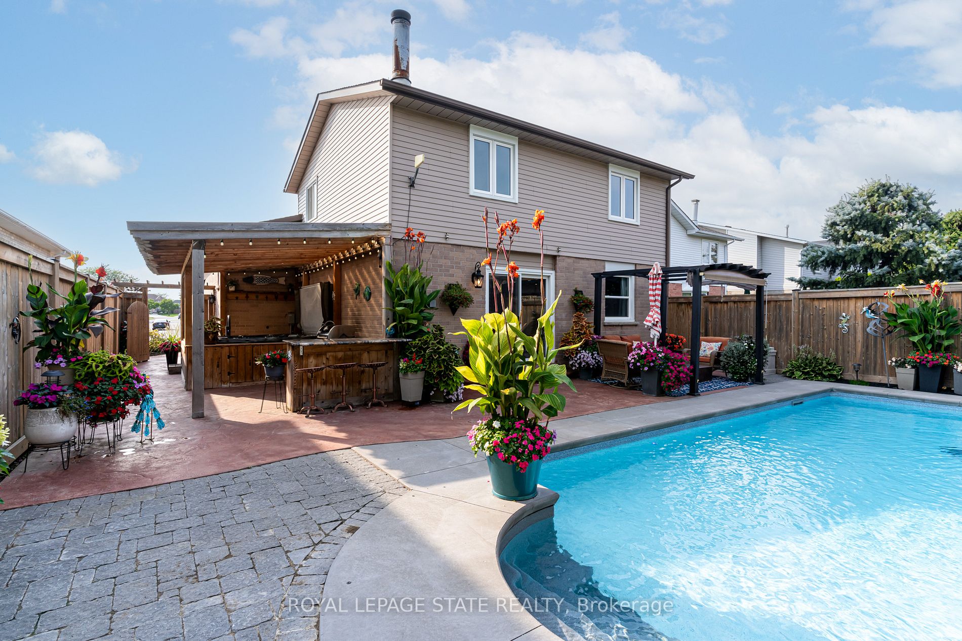 12 Gatestone Dr