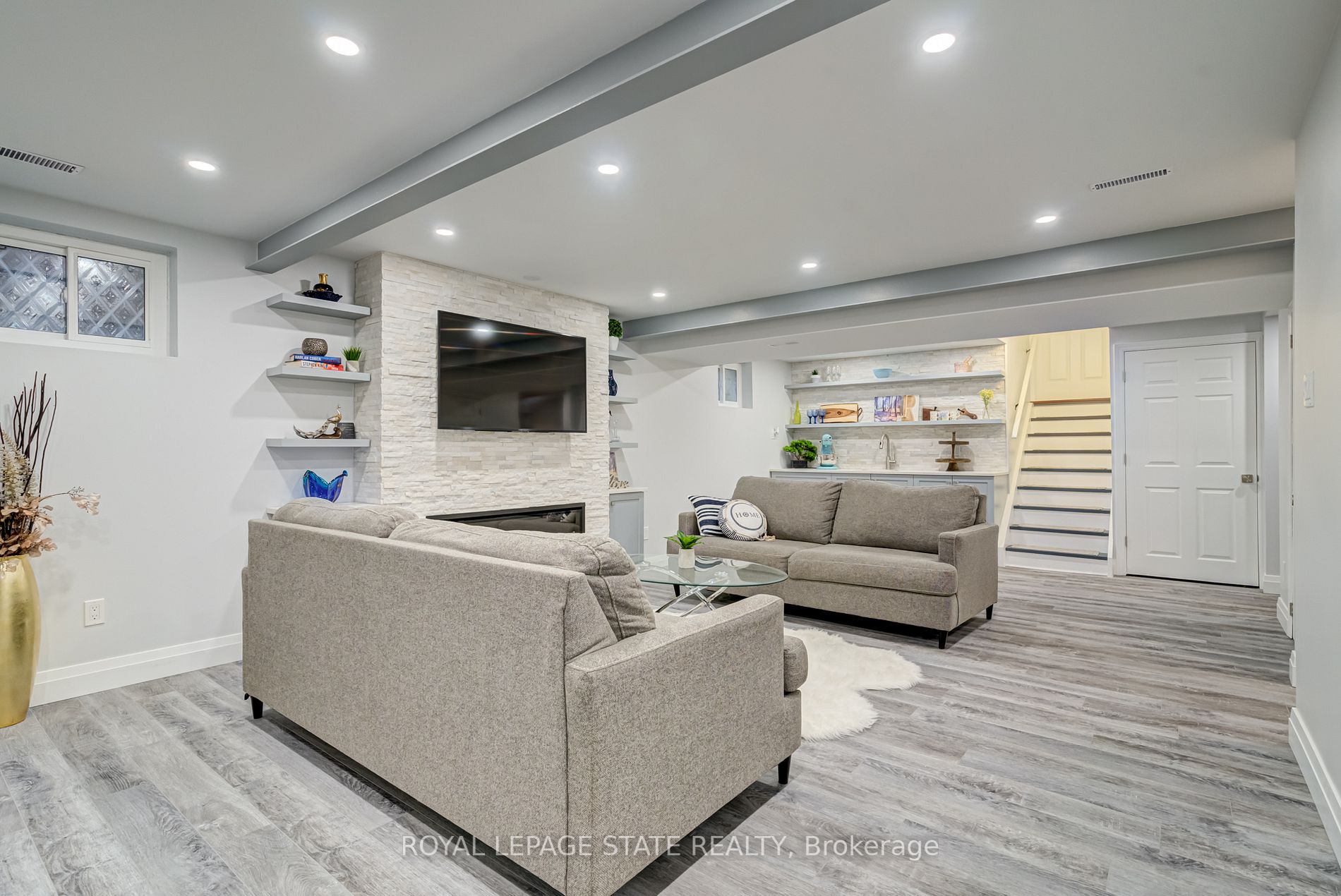 12 Gatestone Dr