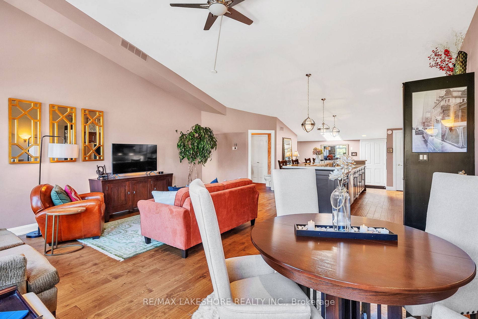 19-21 King St, #301