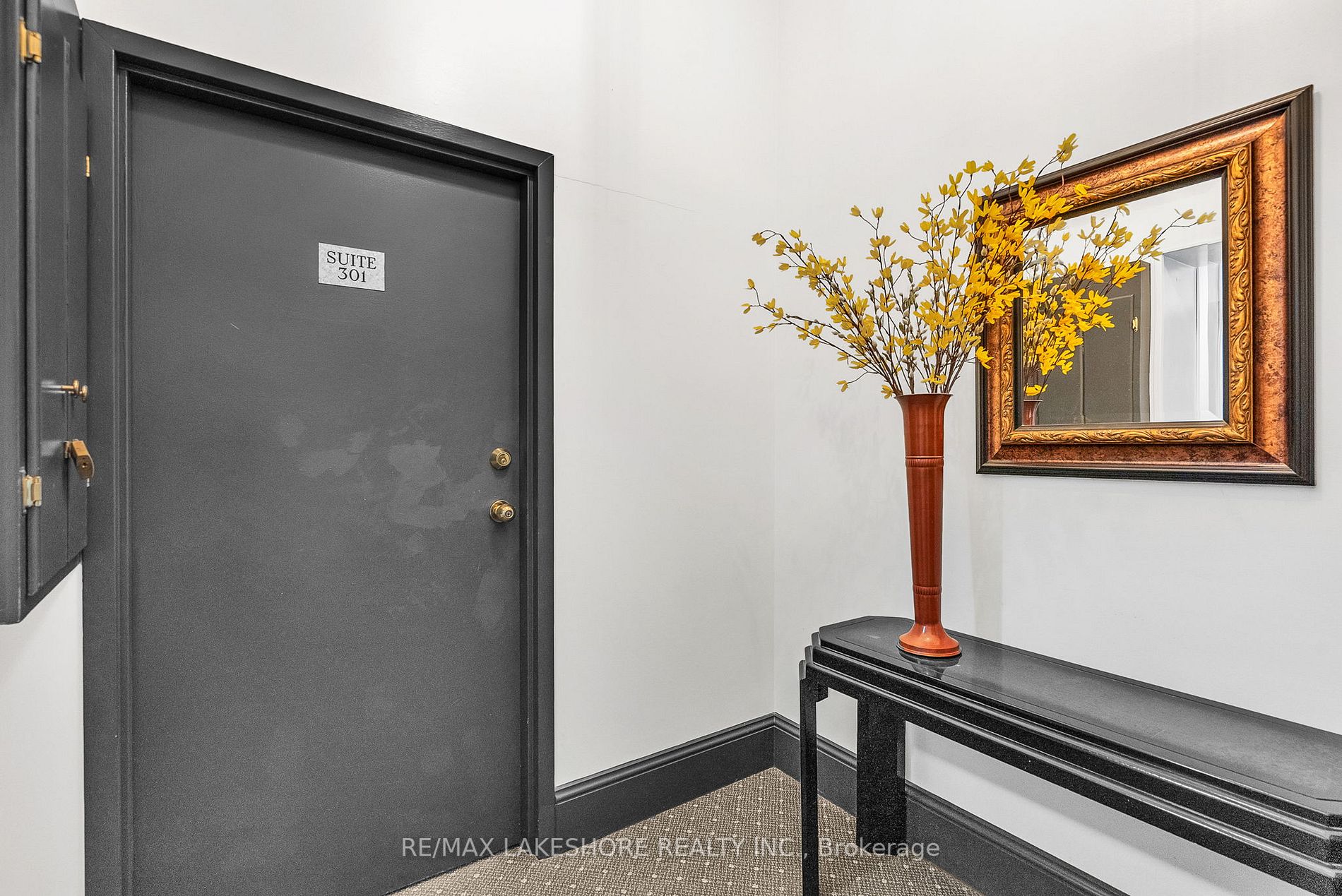19-21 King St, #301