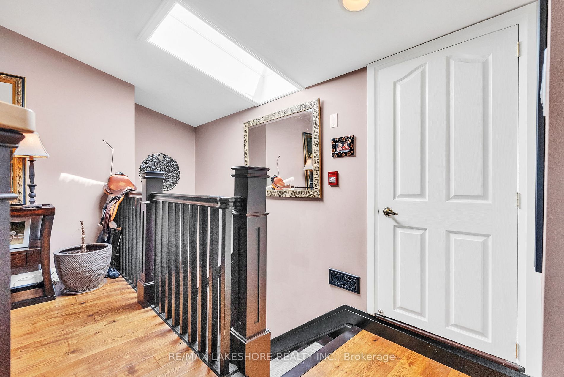 19-21 King St, #301