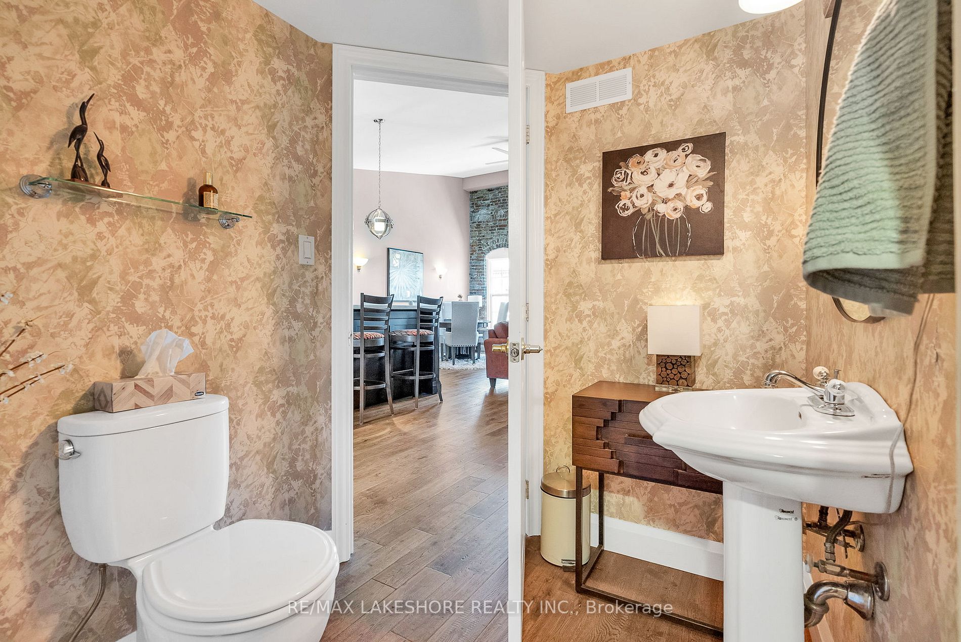 19-21 King St, #301