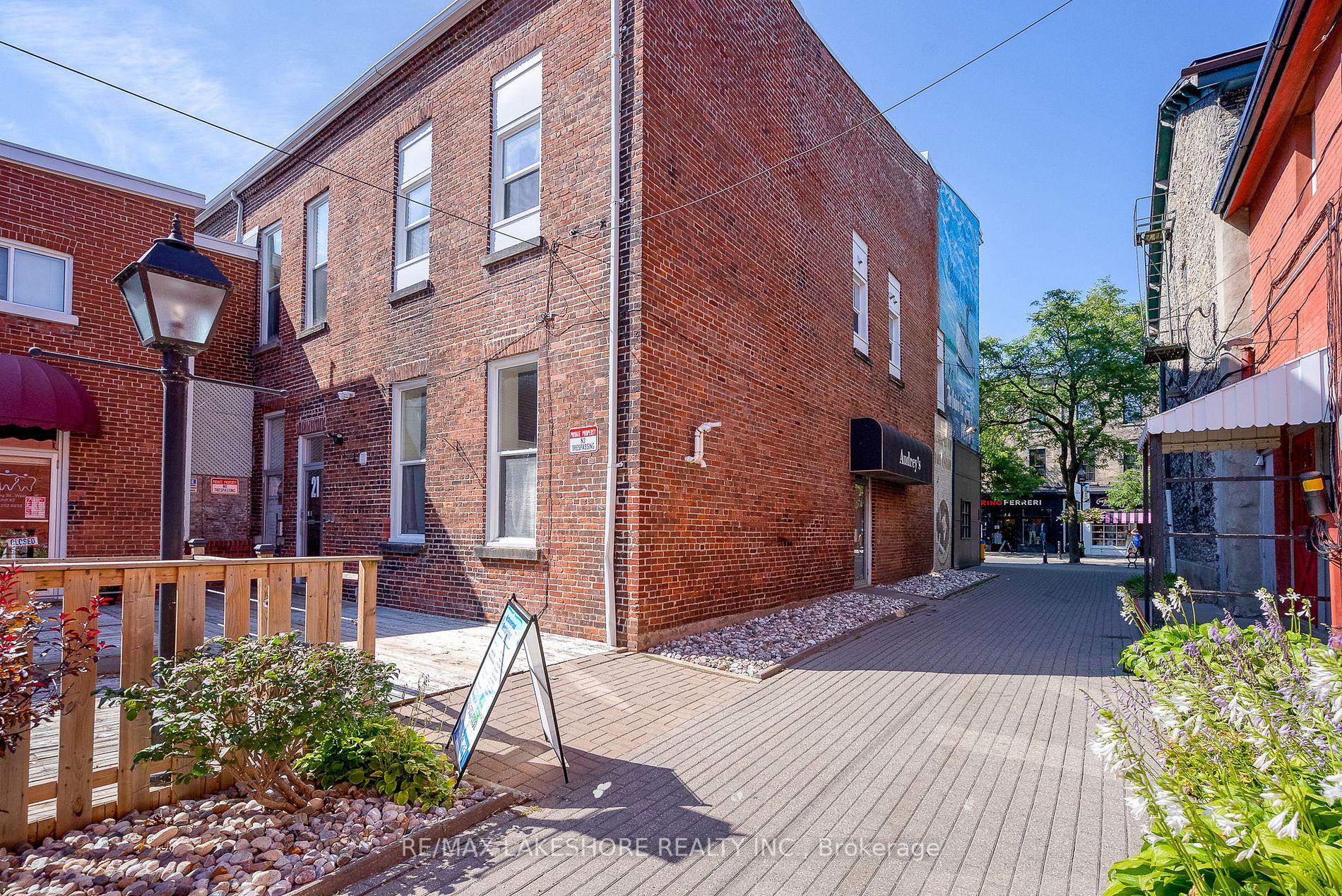 19-21 King St, #301