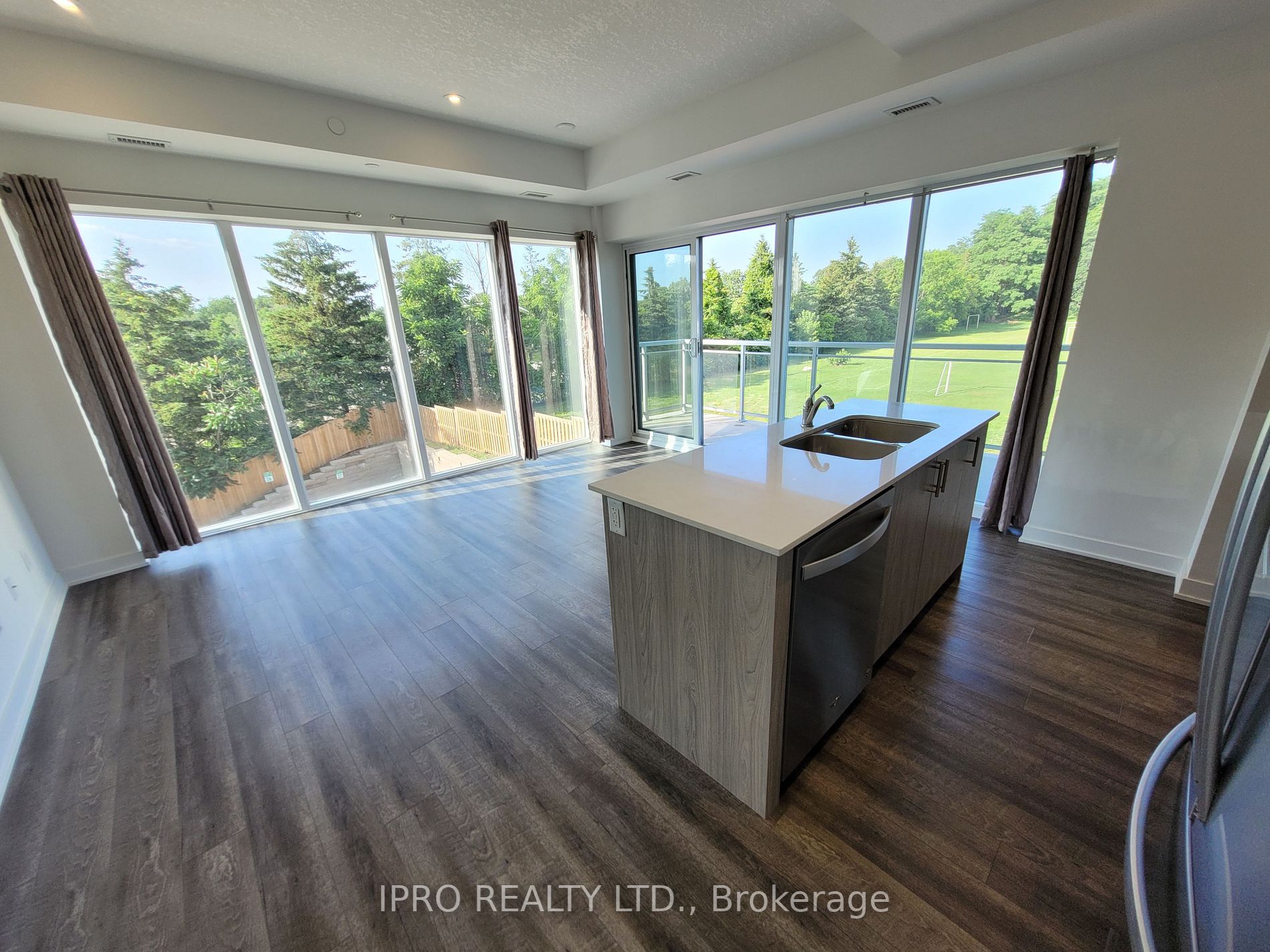 16 Markle Crescent, #301