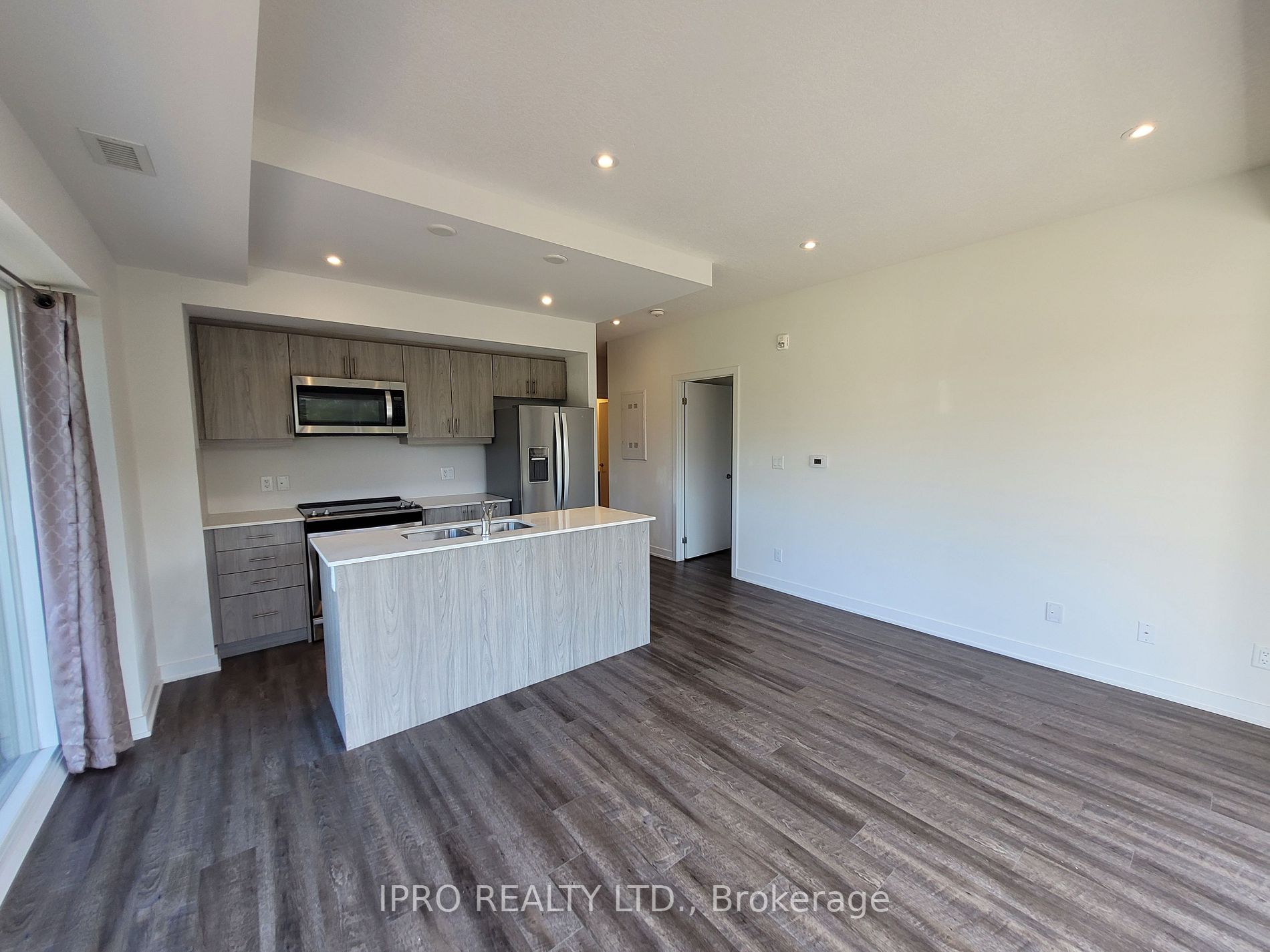 16 Markle Crescent, #301