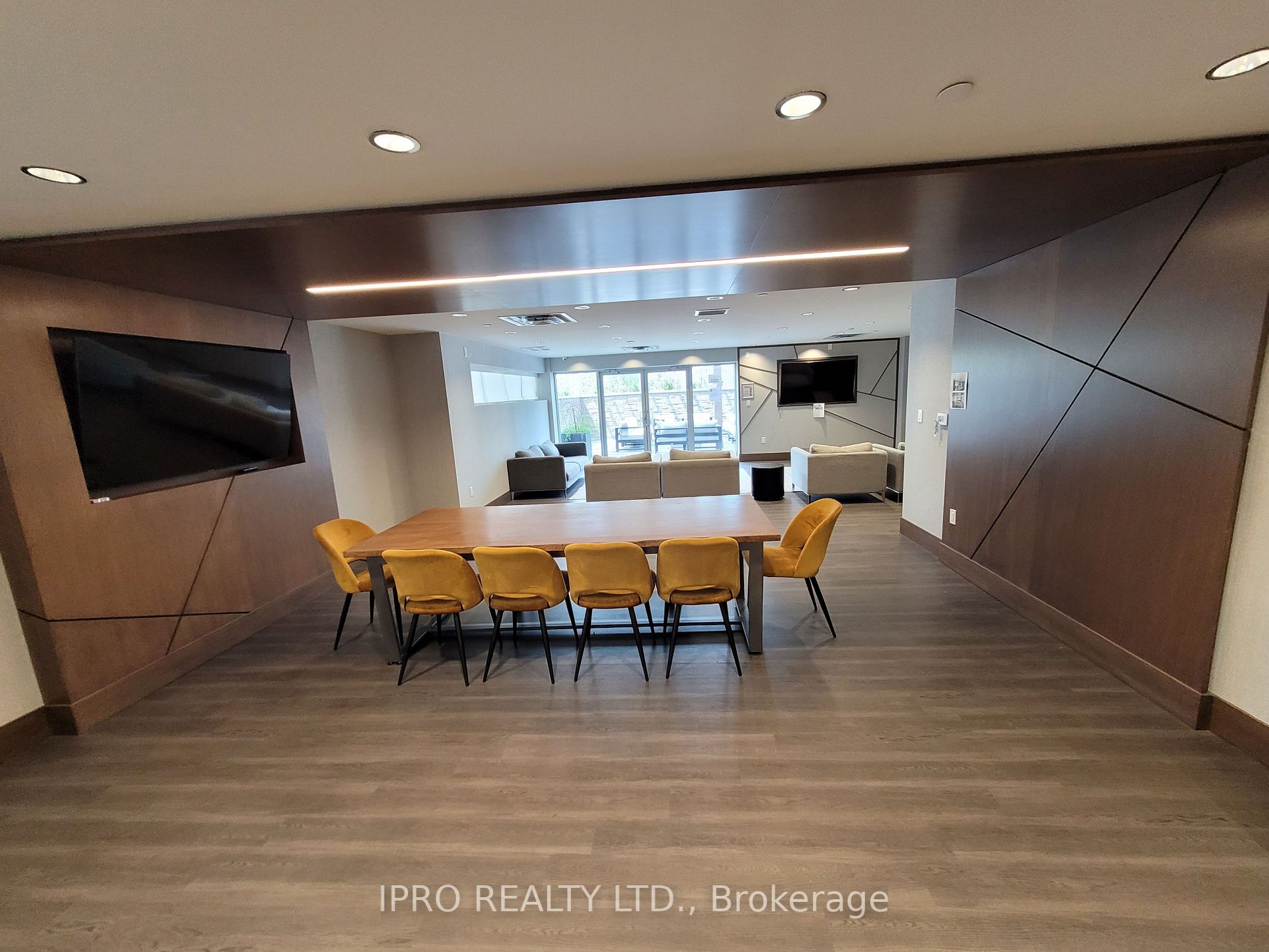 16 Markle Crescent, #301