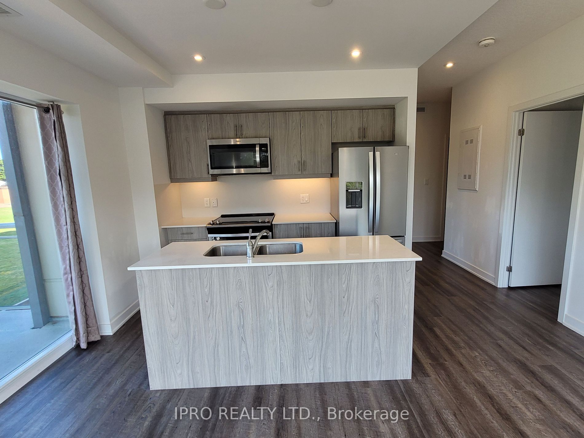 16 Markle Crescent, #301