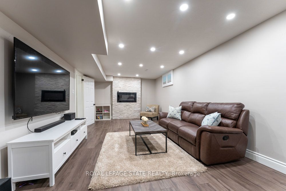 96 Deerview Pl