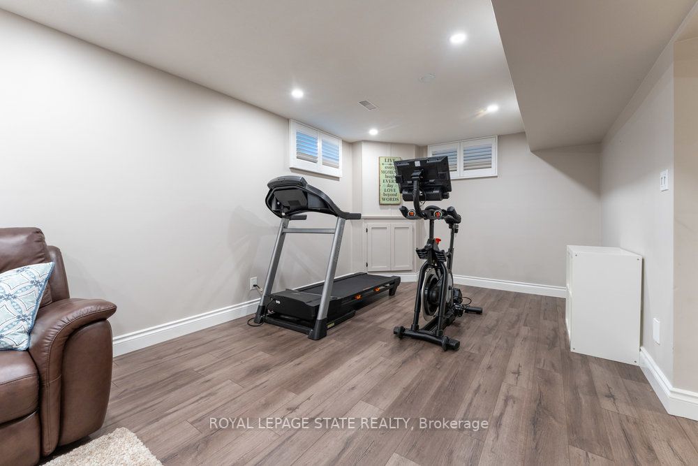 96 Deerview Pl