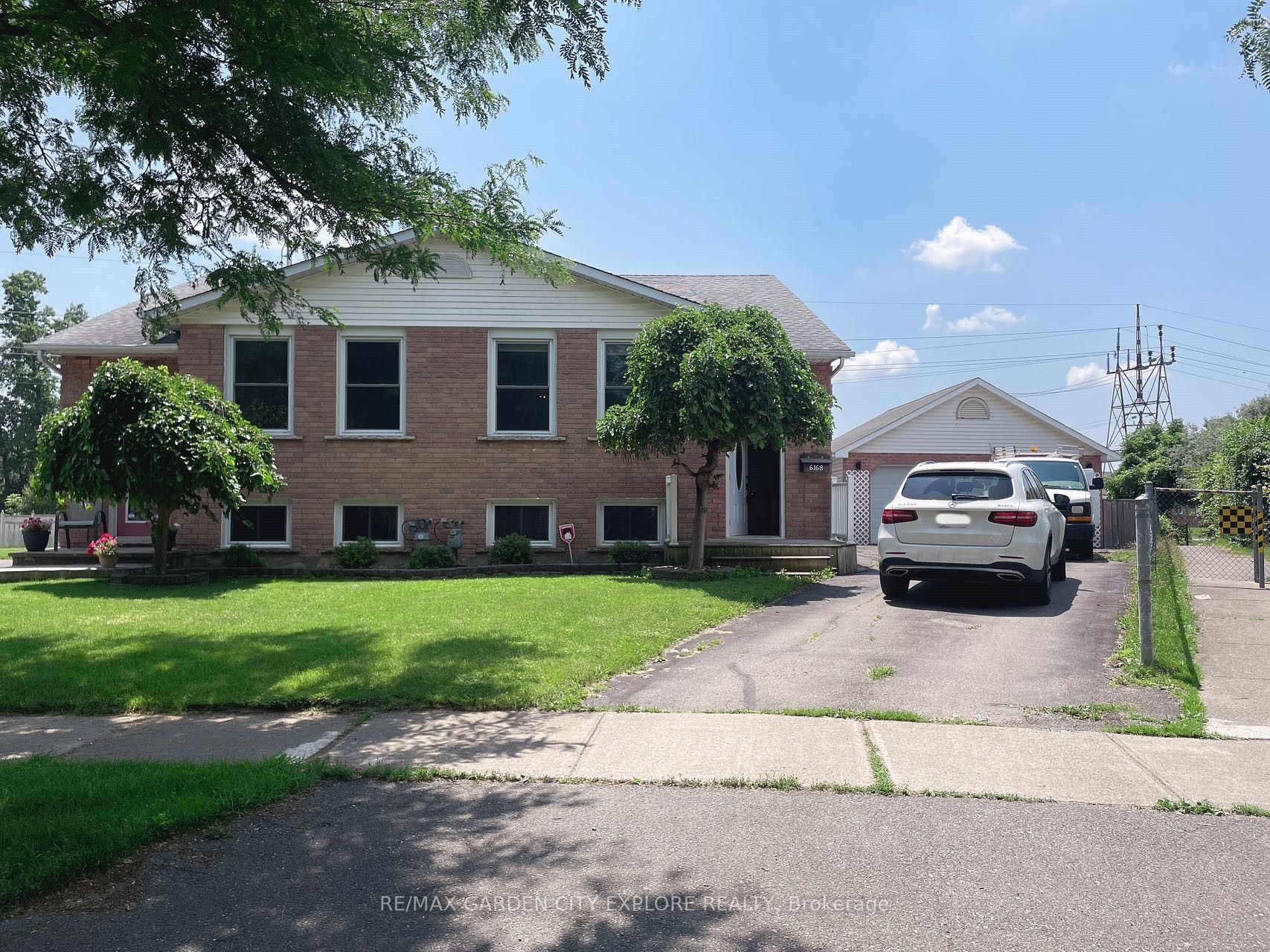 6168 Wildrose Cres, #Lower