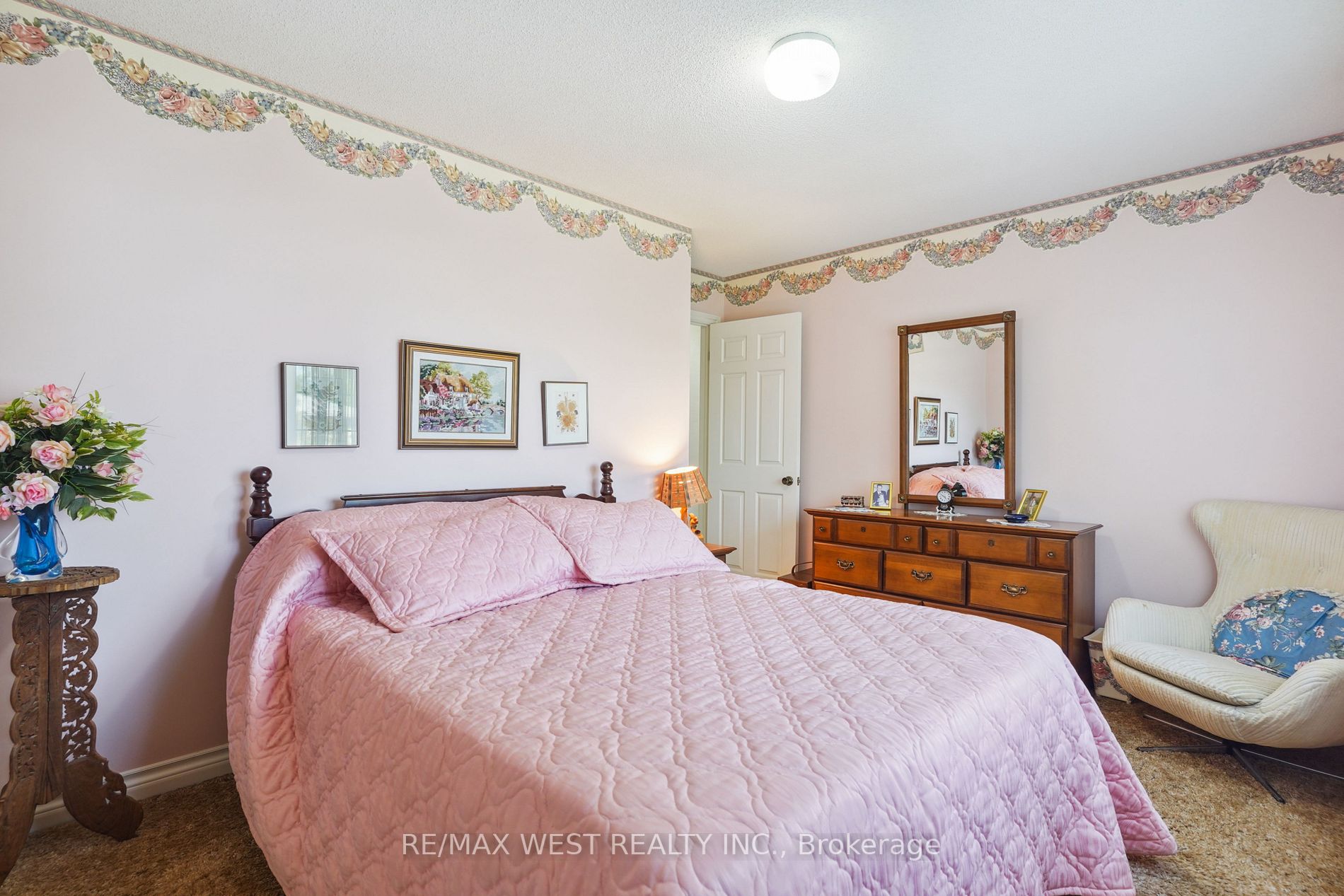 12 Kenmore Cres