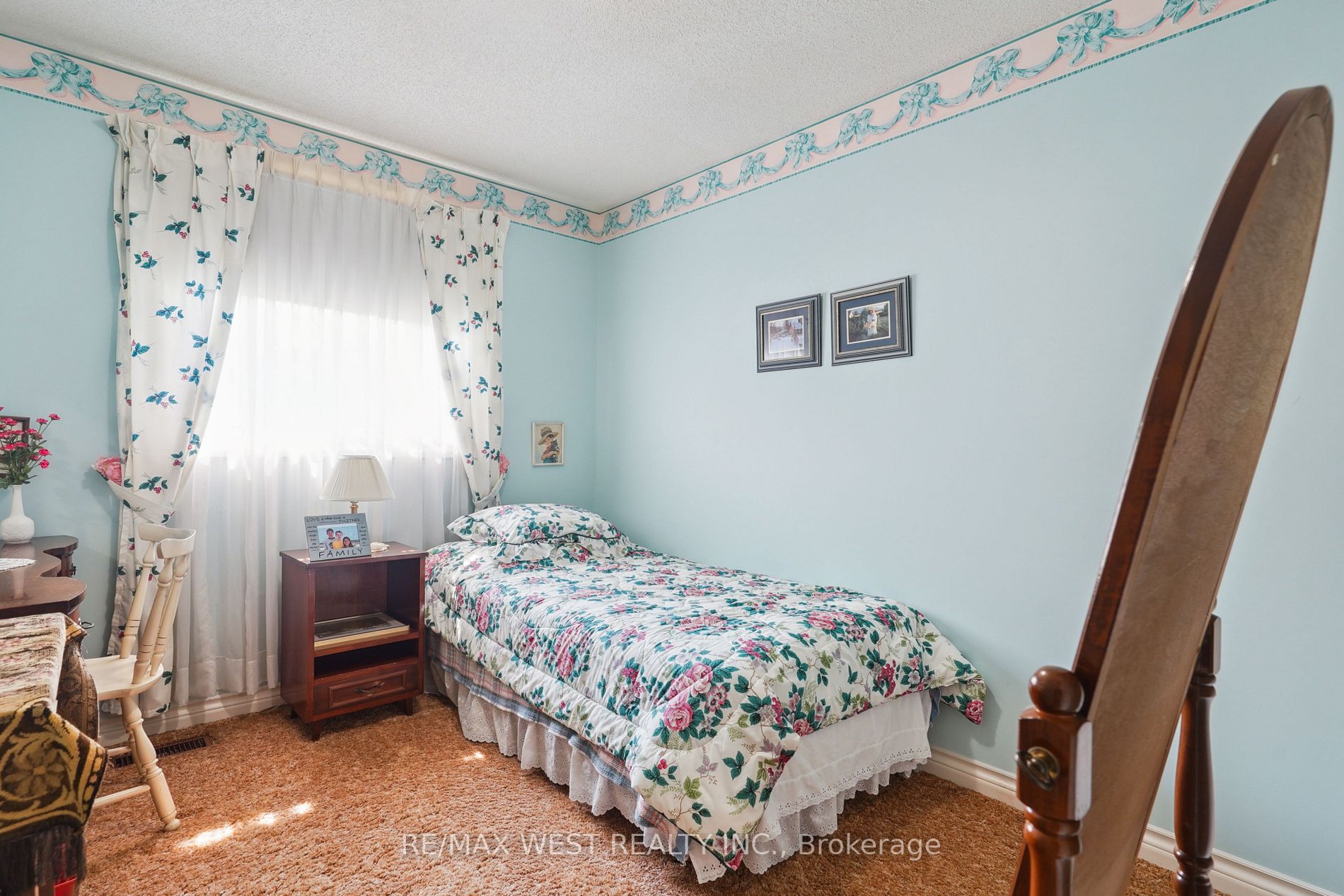 12 Kenmore Cres