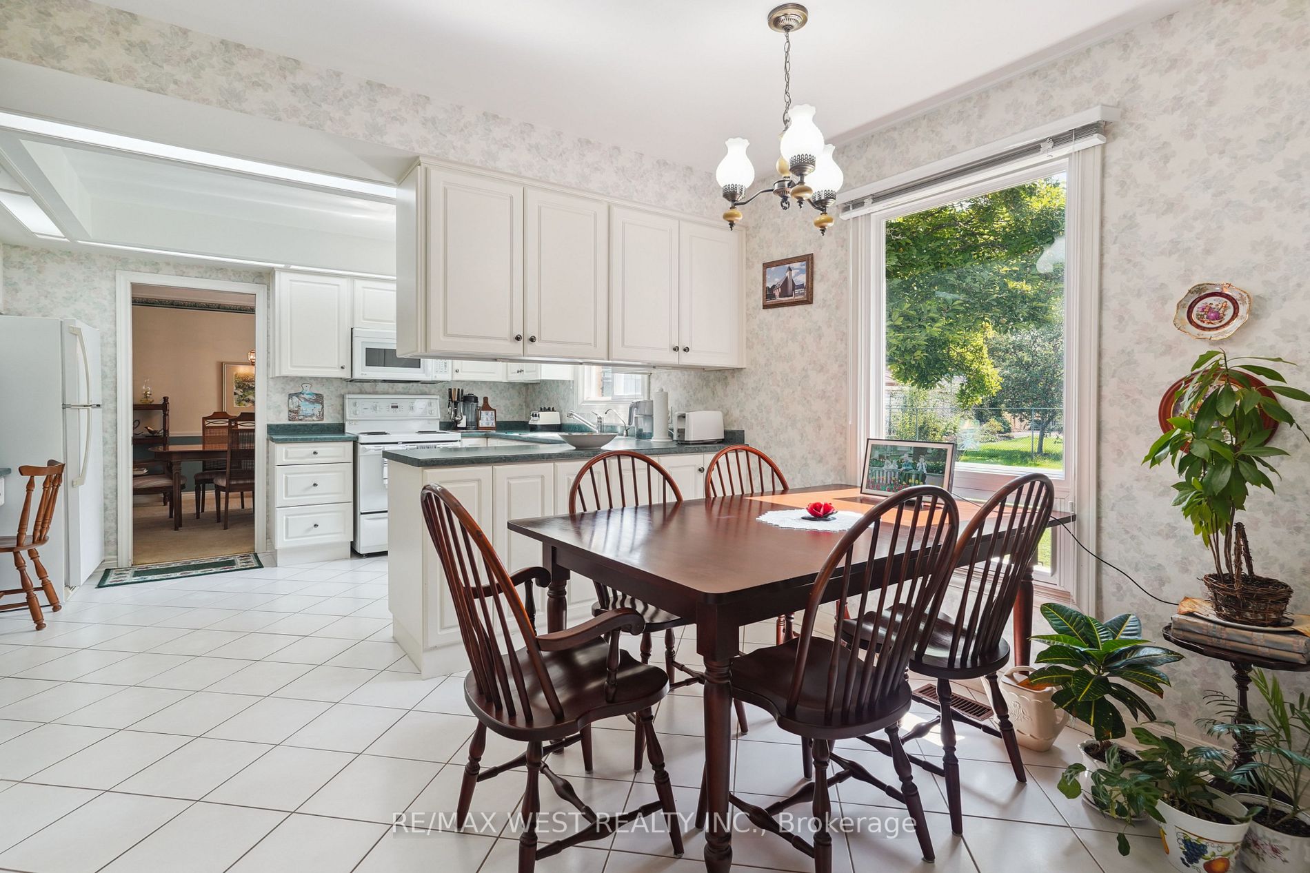 12 Kenmore Cres