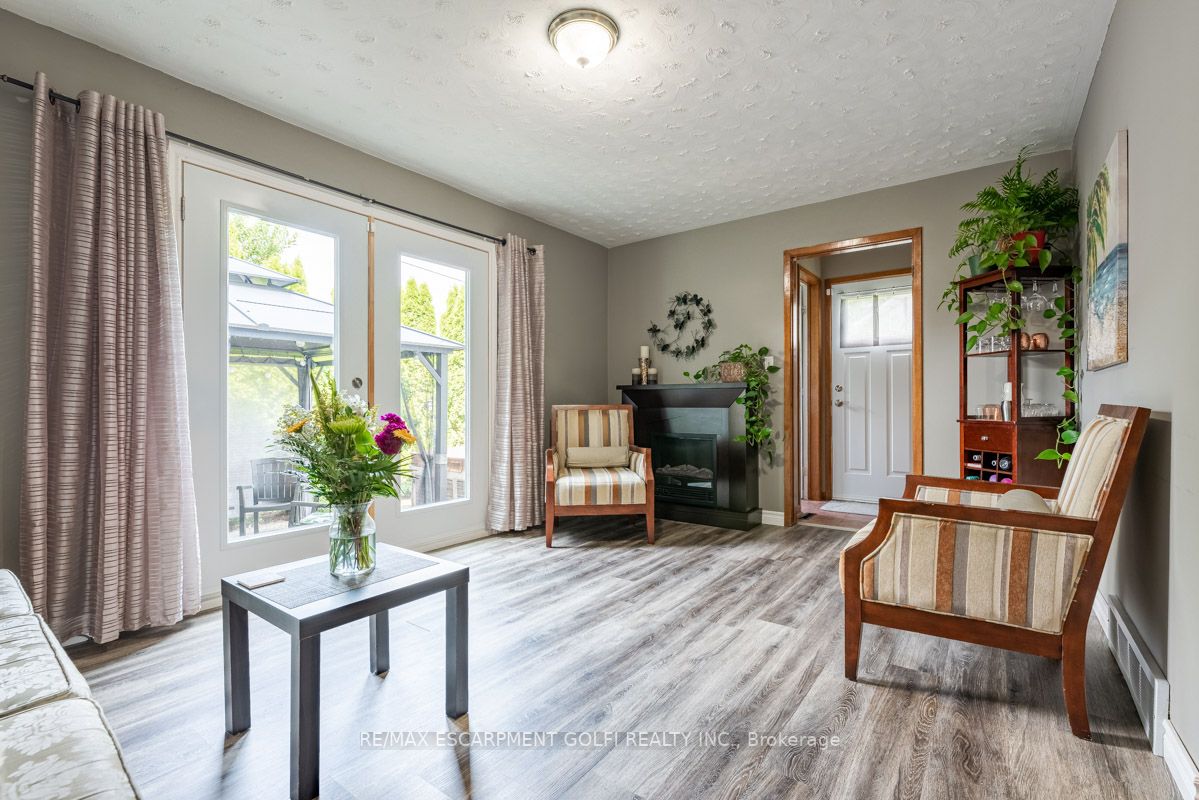 3229 CORRY Crescent