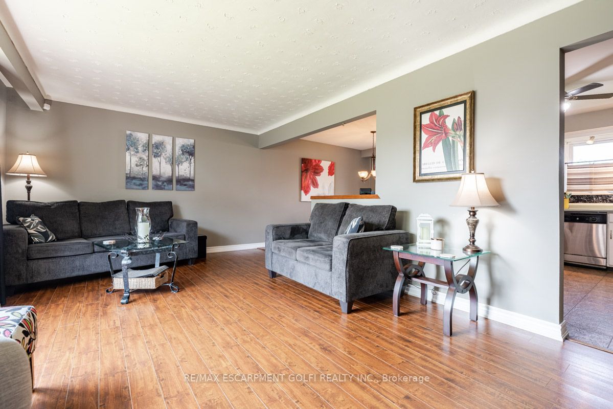 3229 CORRY Crescent