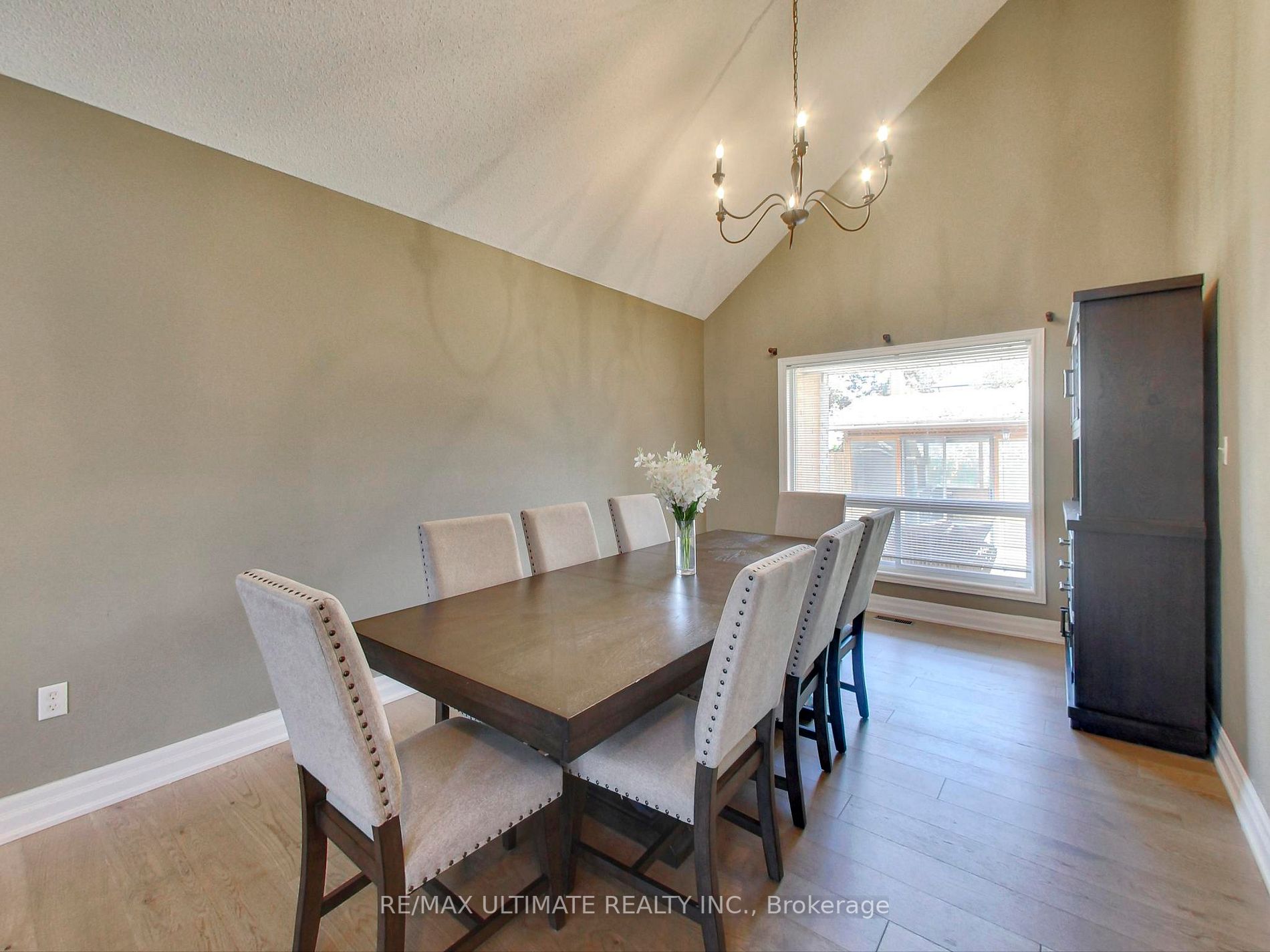 35 Chianti Cres