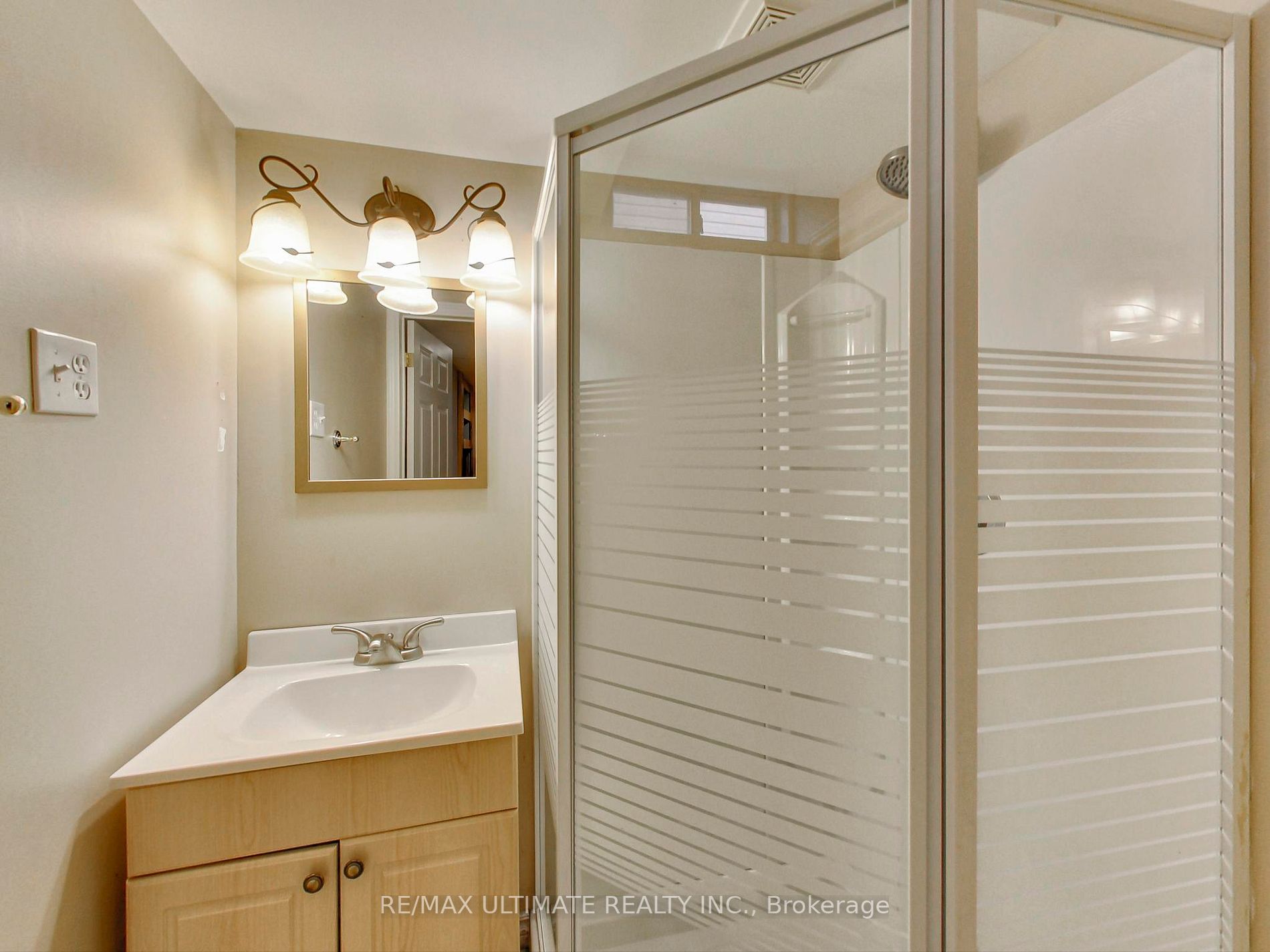 35 Chianti Cres