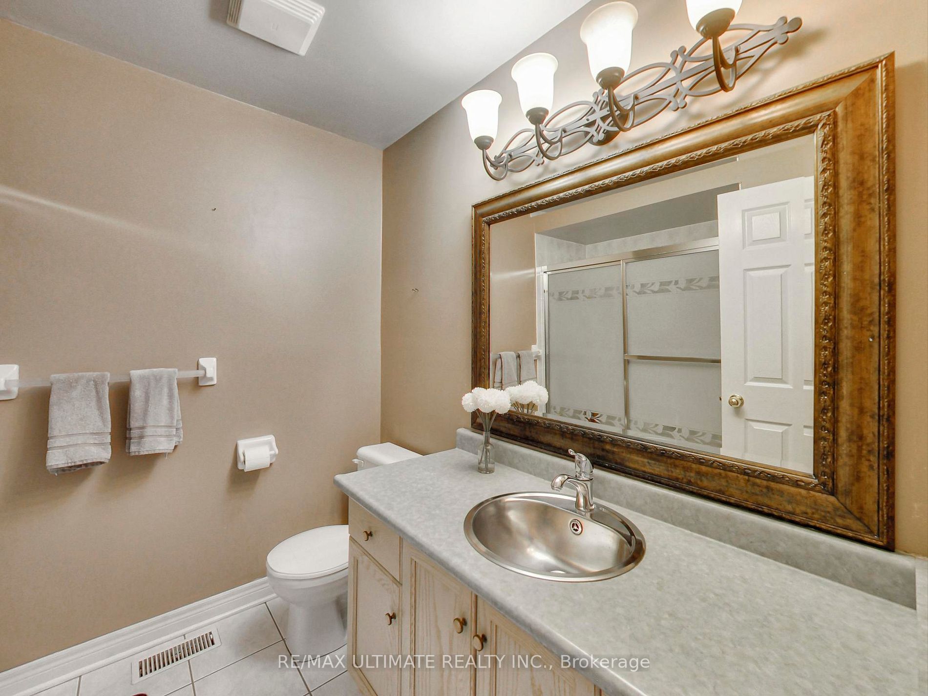 35 Chianti Cres