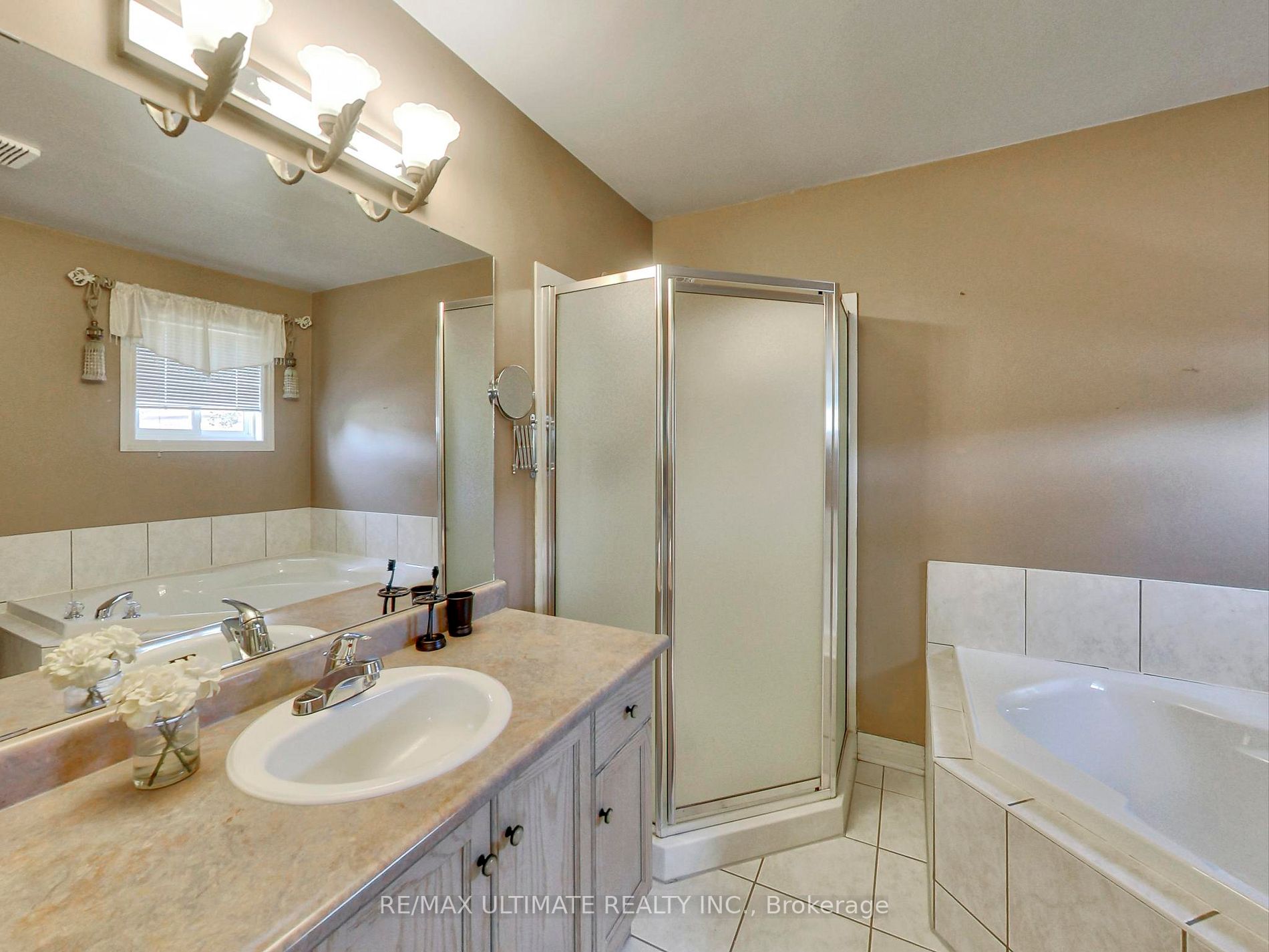 35 Chianti Cres