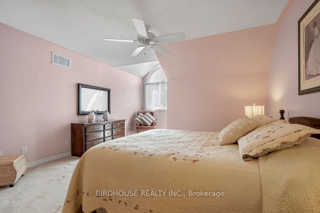 15 Eglington Street, #18H