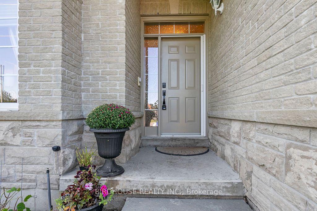 15 Eglington Street, #18H