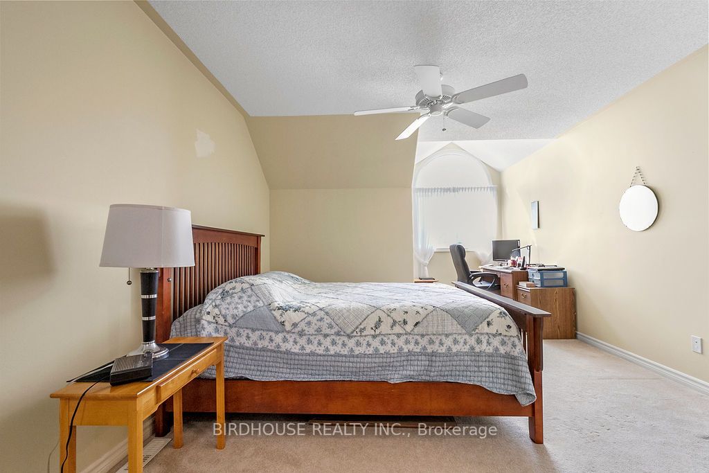 15 Eglington Street, #18H