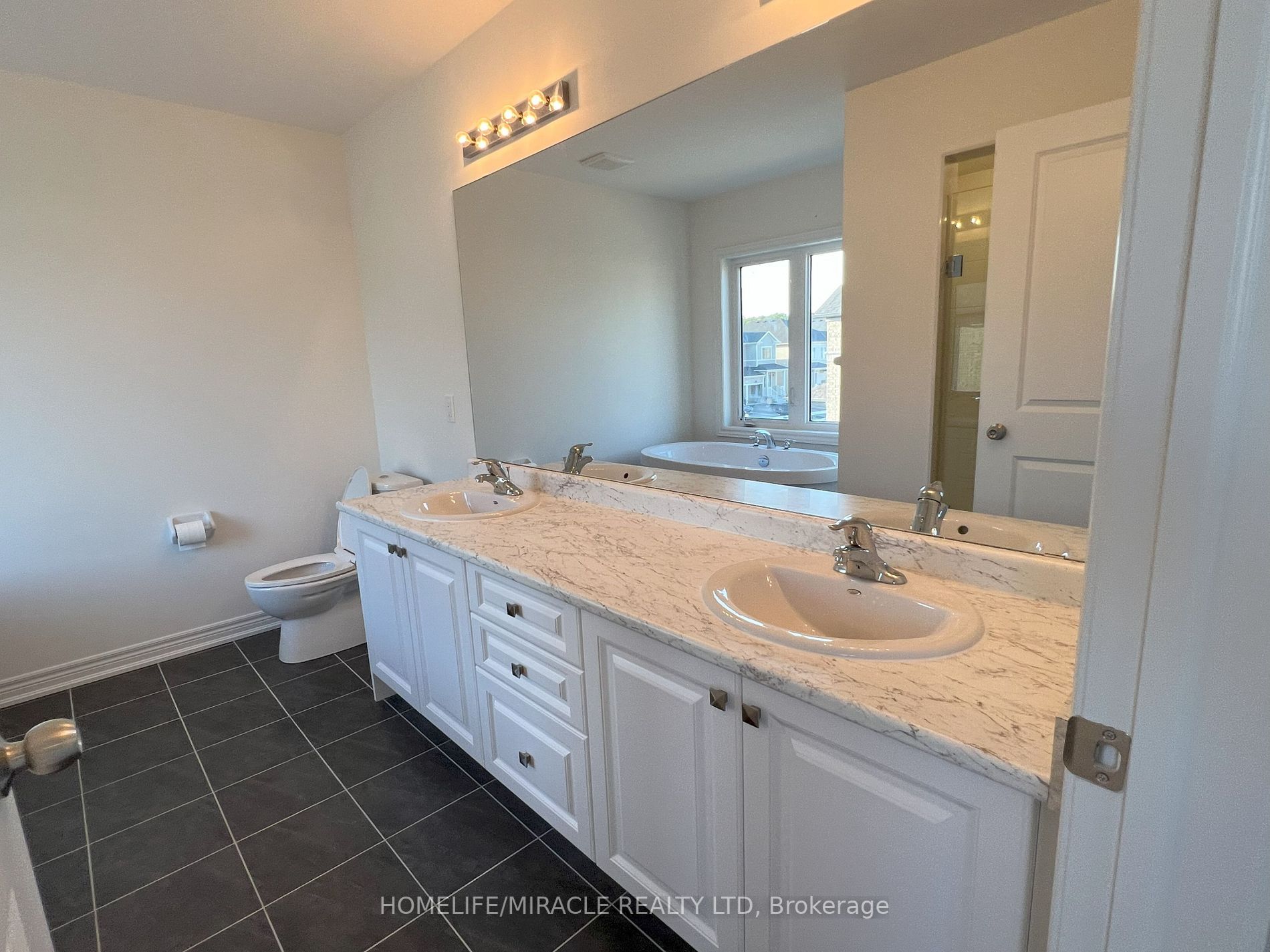 722 ANISHINAABE Drive W