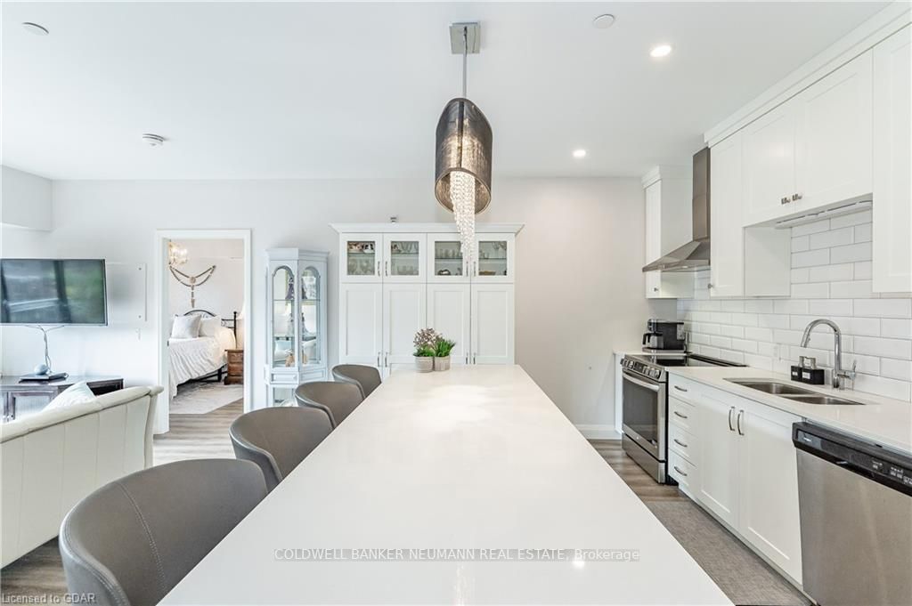 332 Gosling Gardens, #314
